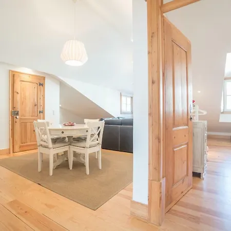 Superb Flat Cathedral & River View Apartment Lisbon