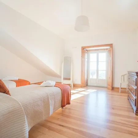 Superb Flat Cathedral & River View *