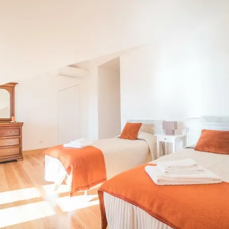 Superb Flat Cathedral & River View Apartment Lisbon